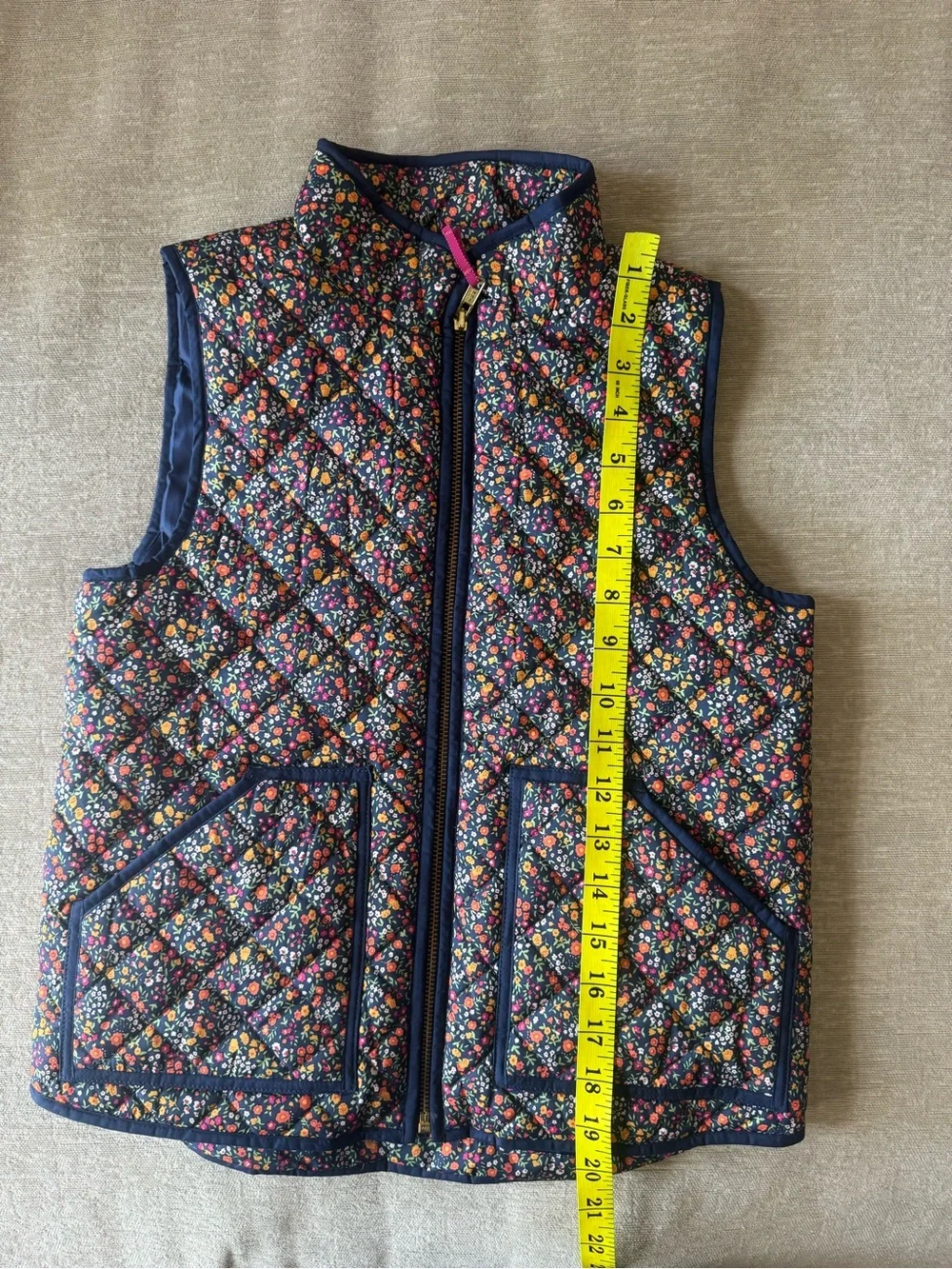 Crewcuts Girls Quilted Floral Puffer Vest Navy Multicolor Zip Front Pockets M